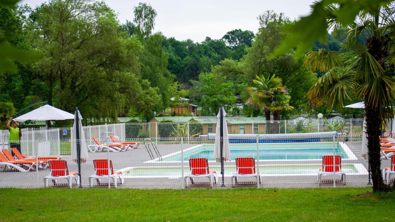 Camping 3 Etoiles - Piscine Chauffee - Vue Montagne 생지롱 외부 사진