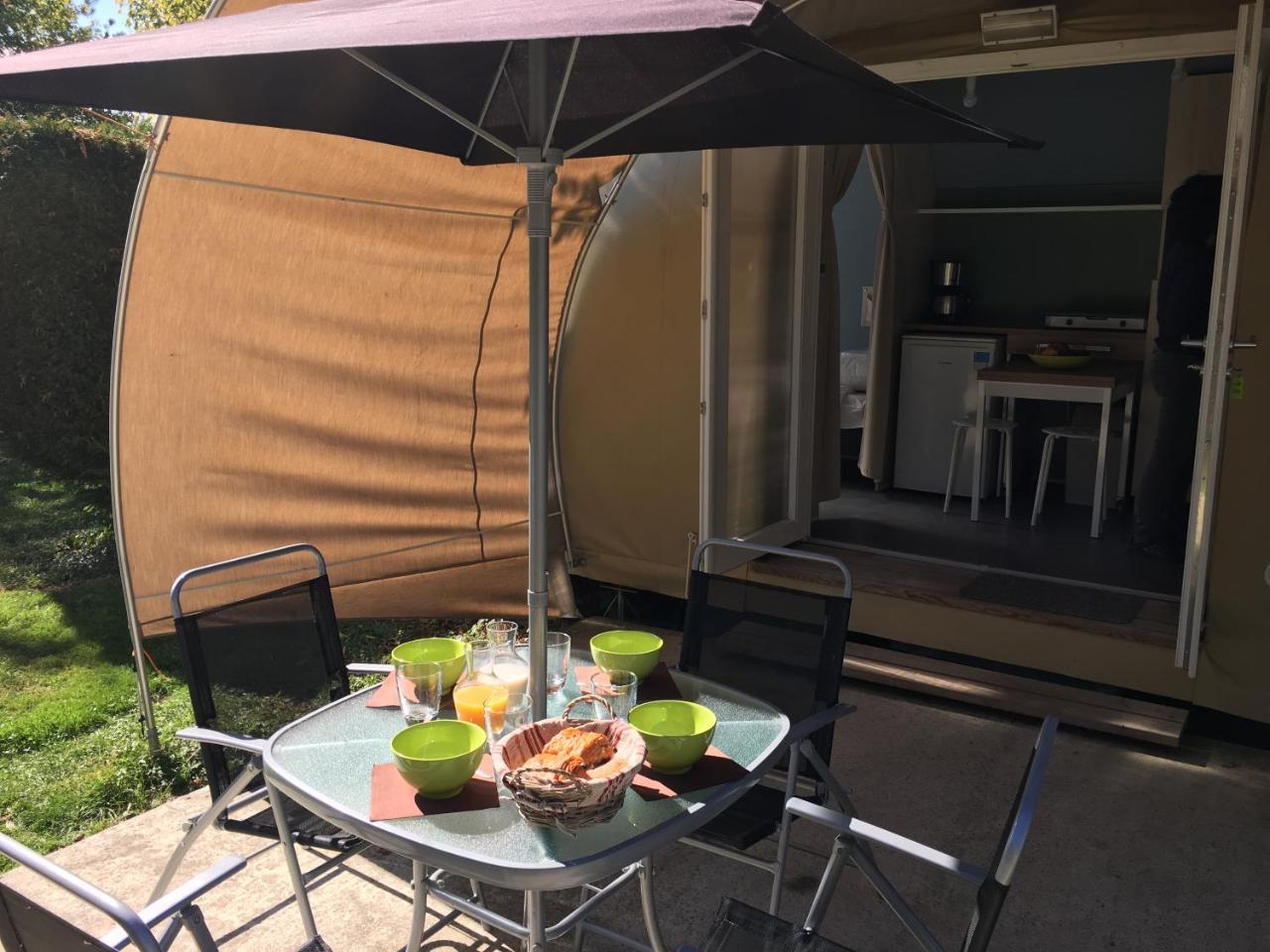Camping 3 Etoiles - Piscine Chauffee - Vue Montagne 생지롱 외부 사진