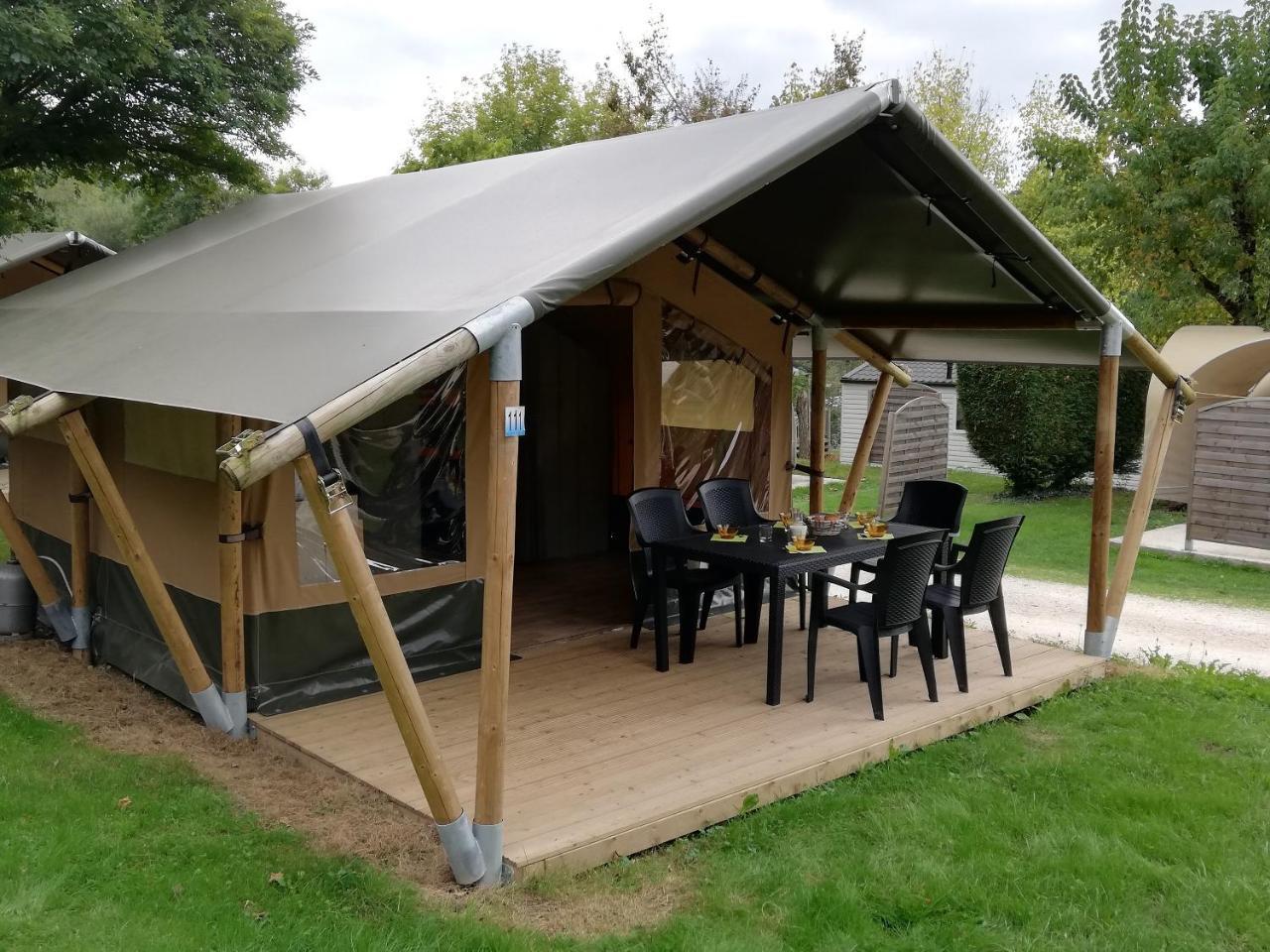Camping 3 Etoiles - Piscine Chauffee - Vue Montagne 생지롱 외부 사진
