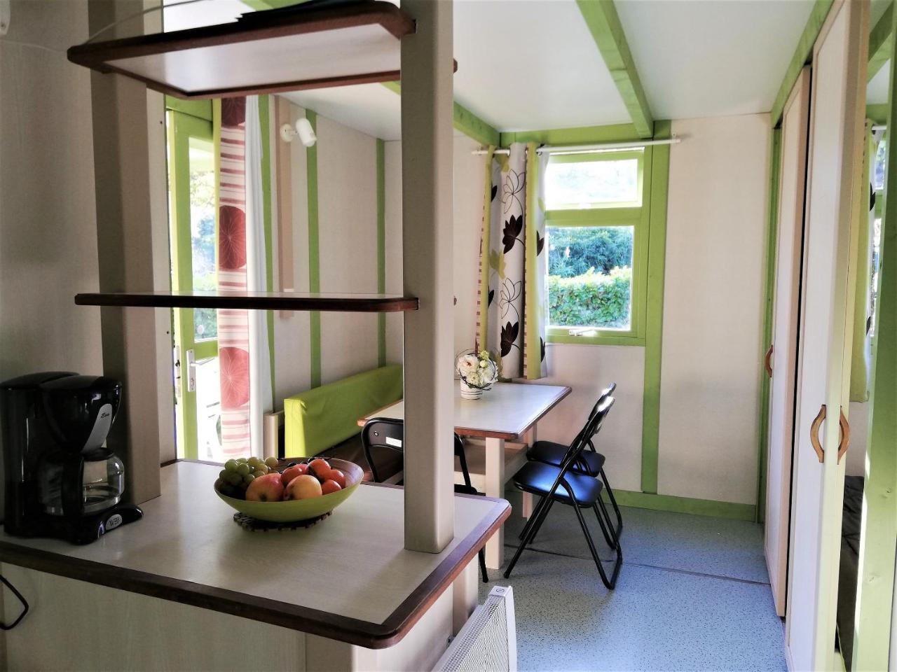 Camping 3 Etoiles - Piscine Chauffee - Vue Montagne 생지롱 외부 사진