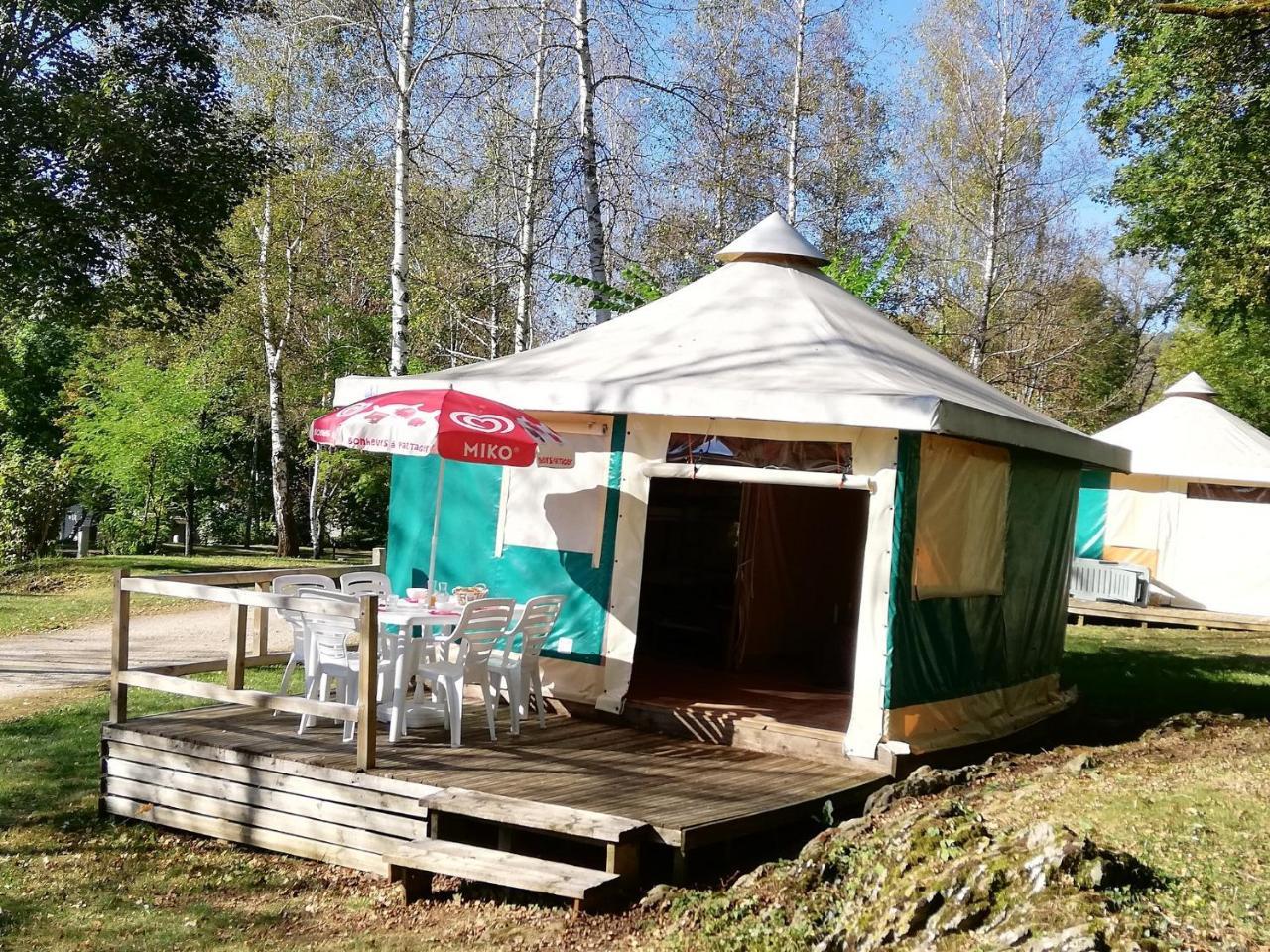 Camping 3 Etoiles - Piscine Chauffee - Vue Montagne 생지롱 외부 사진
