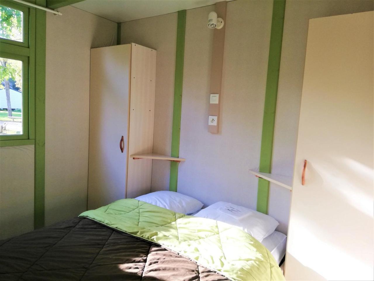 Camping 3 Etoiles - Piscine Chauffee - Vue Montagne 생지롱 외부 사진