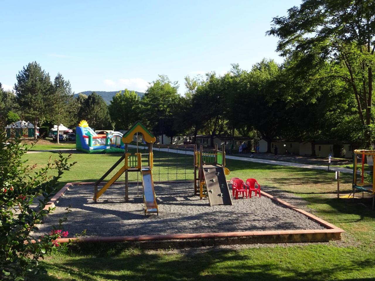 Camping 3 Etoiles - Piscine Chauffee - Vue Montagne 생지롱 외부 사진